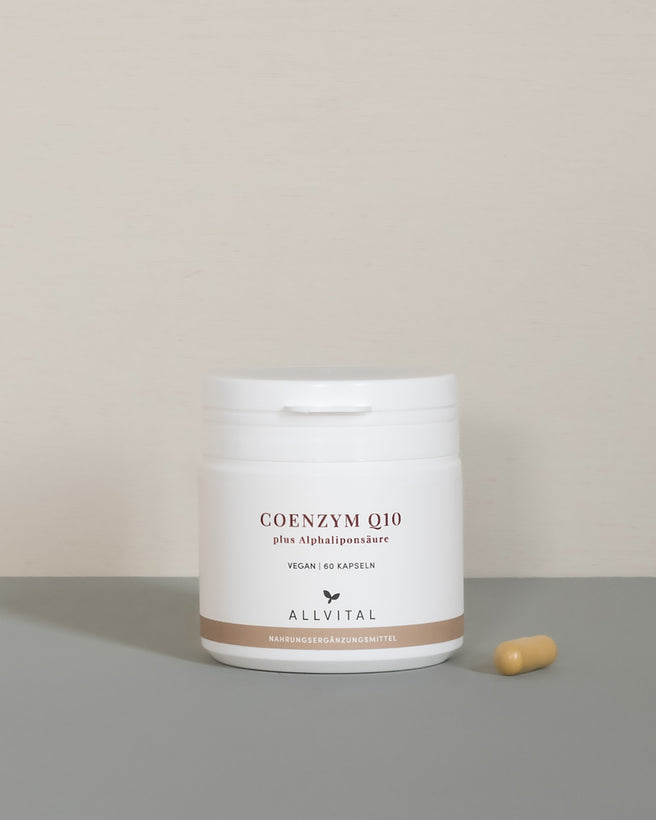 Allvital Coenzym Q10 enthält Alphaliponsäure, Resveratrol, Weinbeerenkernextrakt und Curcumin. Fördert den zellulären Energiestoffwechsel.