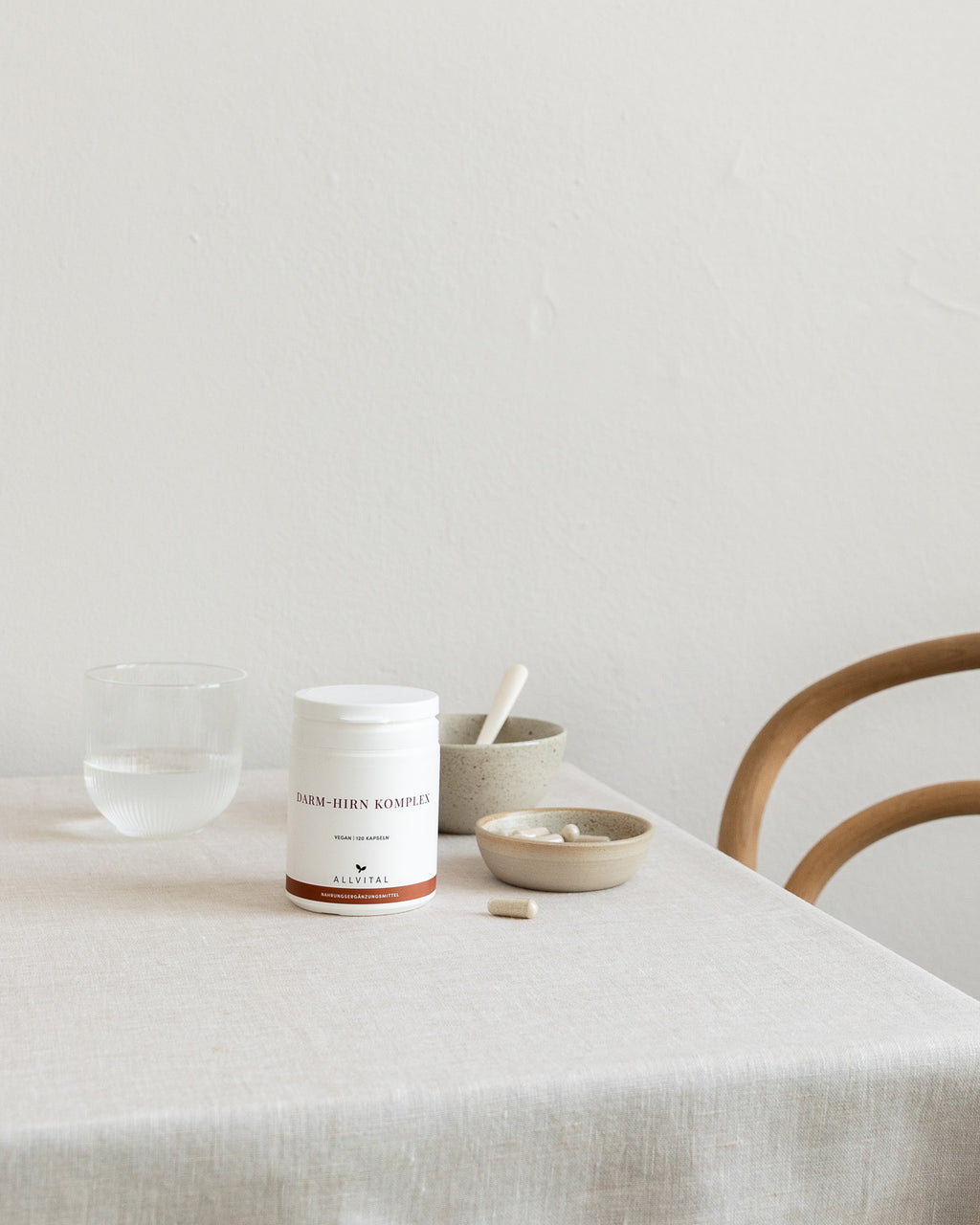 Allvital Darm-Hirn Komplex enthält L-Glutamin, Cholin und sekundäre Pflanzenstoffe aus der Katzenkralle und Lapacho. Für eine gesunde Darm- und Gehirnfunktion.