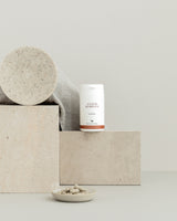 Allvital Enzym Komplex enthält die Verdauungsenzyme Amylase, Protease, Lactase, Lipase und Cellulase sowie sekundäre Pflanzenstoffe und Bitterstoffe.
