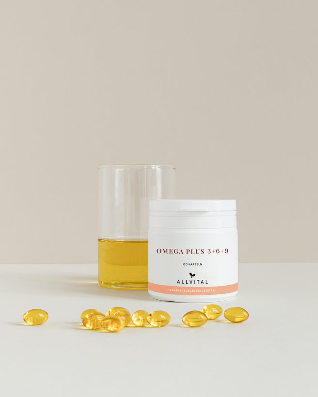 Allvital Omega Plus vegan enthält die Omega-3-Fettsäure alpha-Linolensäure, die Omega-6-Fettsäuren gamma-Linolensäure und Linolsäure und Ölsäure, eine Omega-9-Fettsäure. 