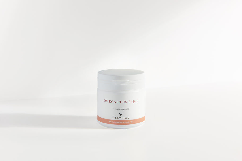 Allvital Omega Plus vegan enthält die Omega-3-Fettsäure alpha-Linolensäure, die Omega-6-Fettsäuren gamma-Linolensäure und Linolsäure und Ölsäure, eine Omega-9-Fettsäure. 