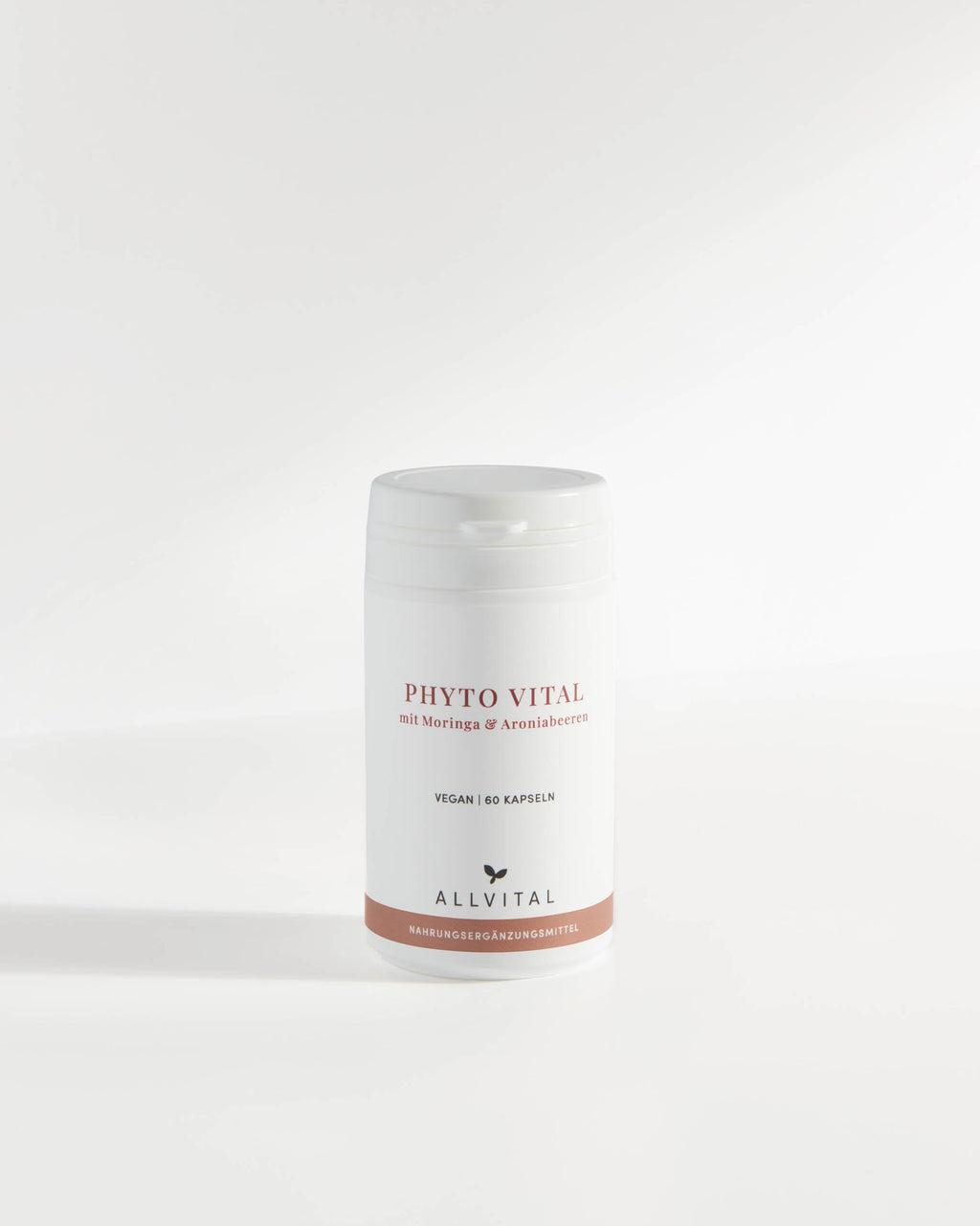 Allvital Phyto Vital enthält Moringa, Aronia und die essentiellen Aminosäuren L-Isoleucin, L-Valin, L-Leucin und L-Serin. Zur Unterstützung der Vitalität.